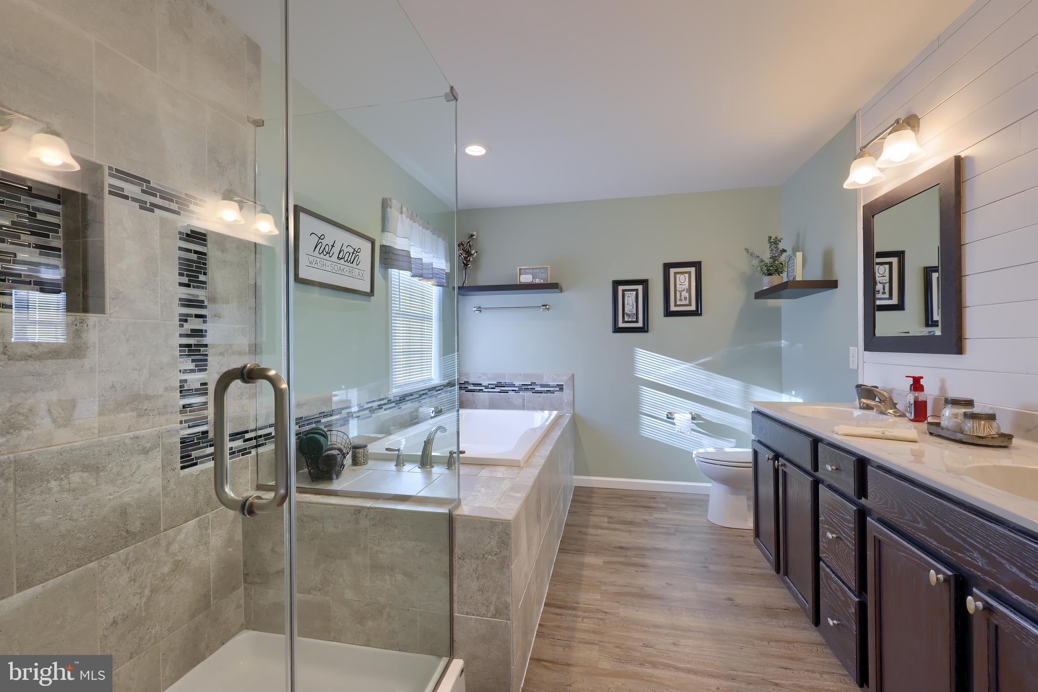 36 Katherines Way Lancaster, PA 17602 - Photo 22 of 49 Primary Bathroom