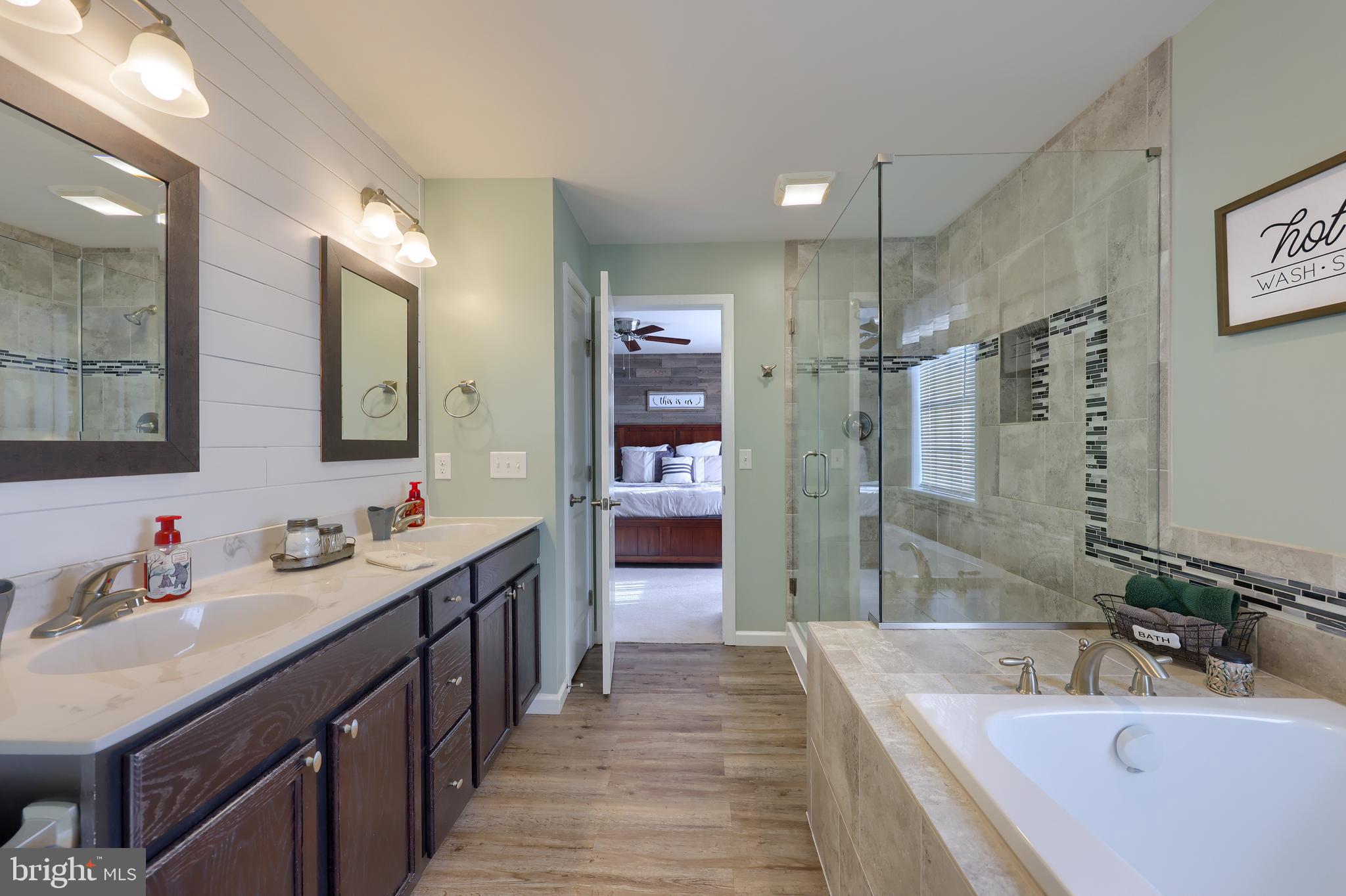 36 Katherines Way Lancaster, PA 17602 - Photo 23 of 49 Primary Bathroom