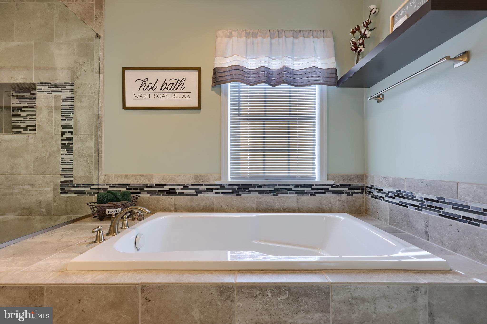 36 Katherines Way Lancaster, PA 17602 - Photo 24 of 49 Primary Bathroom