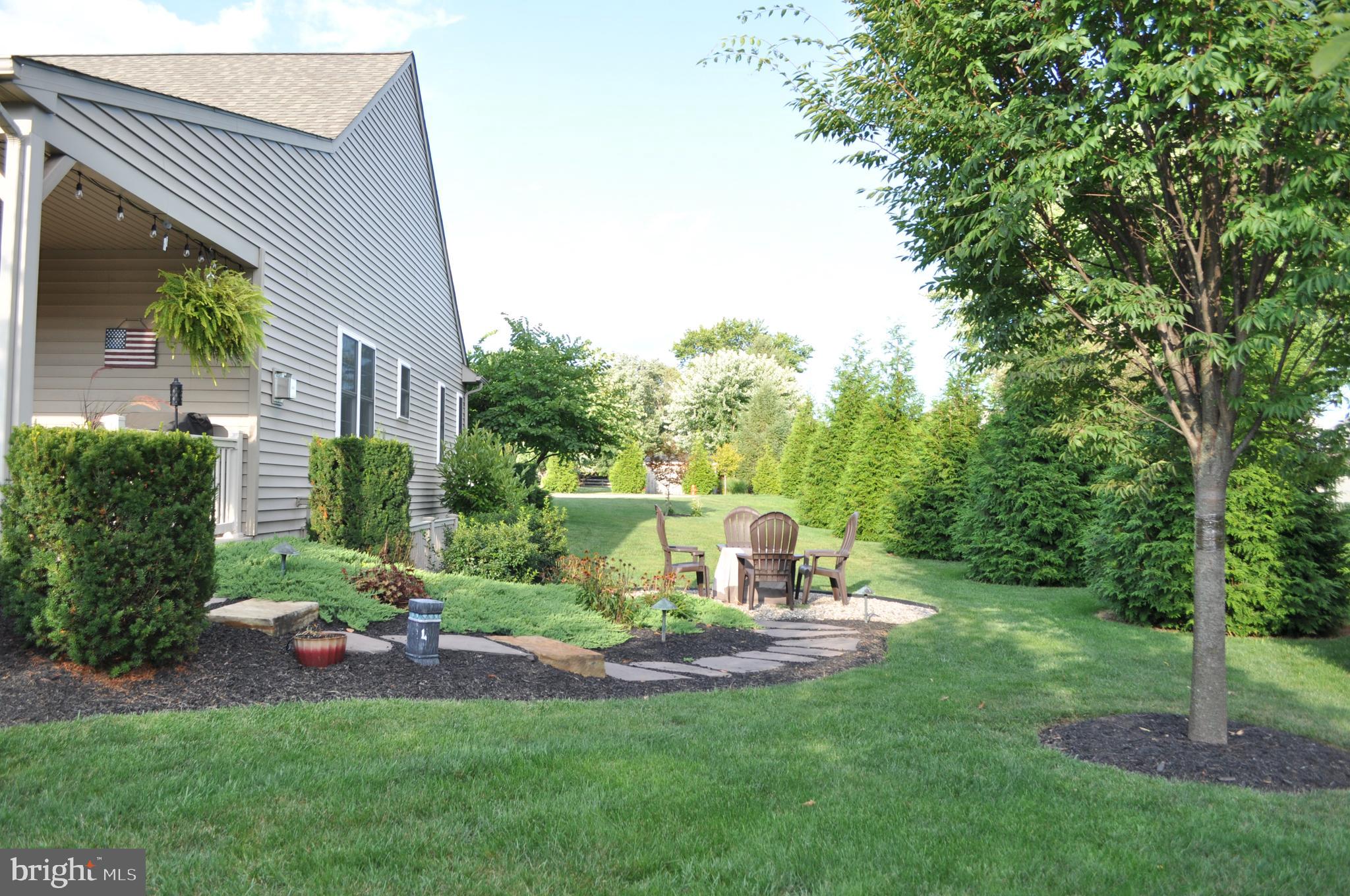 36 Katherines Way Lancaster, PA 17602 - Photo 48 of 49 Side Yard