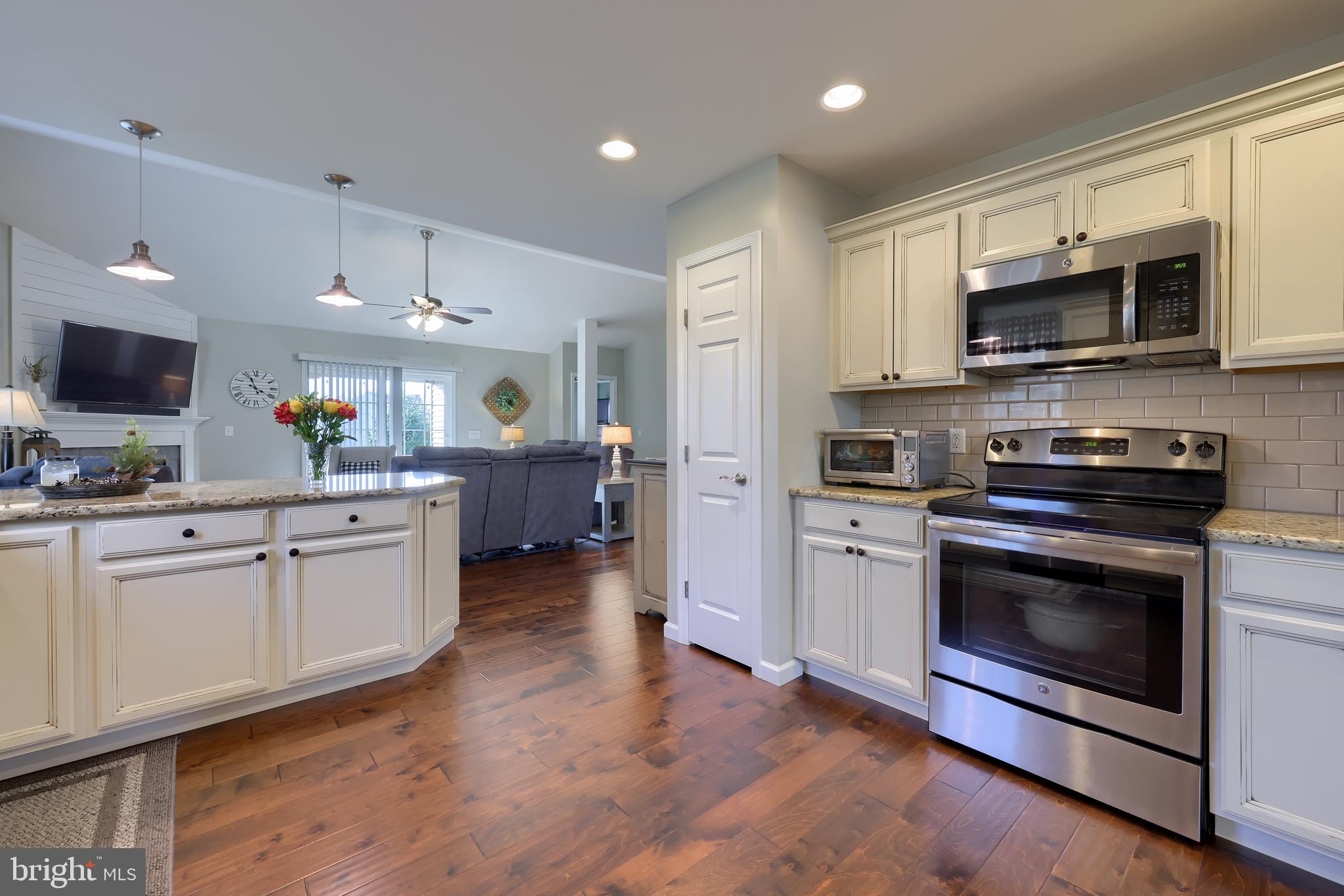 36 Katherines Way Lancaster, PA 17602 - Photo 8 of 49 Kitchen
