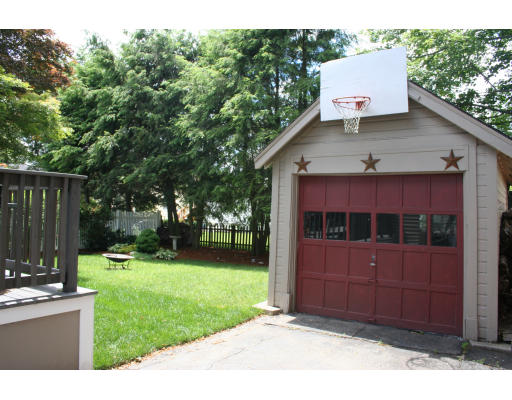 19 Parkway Road Stoneham, MA 02180 - Photo 27 of 30 Gallery Image 27