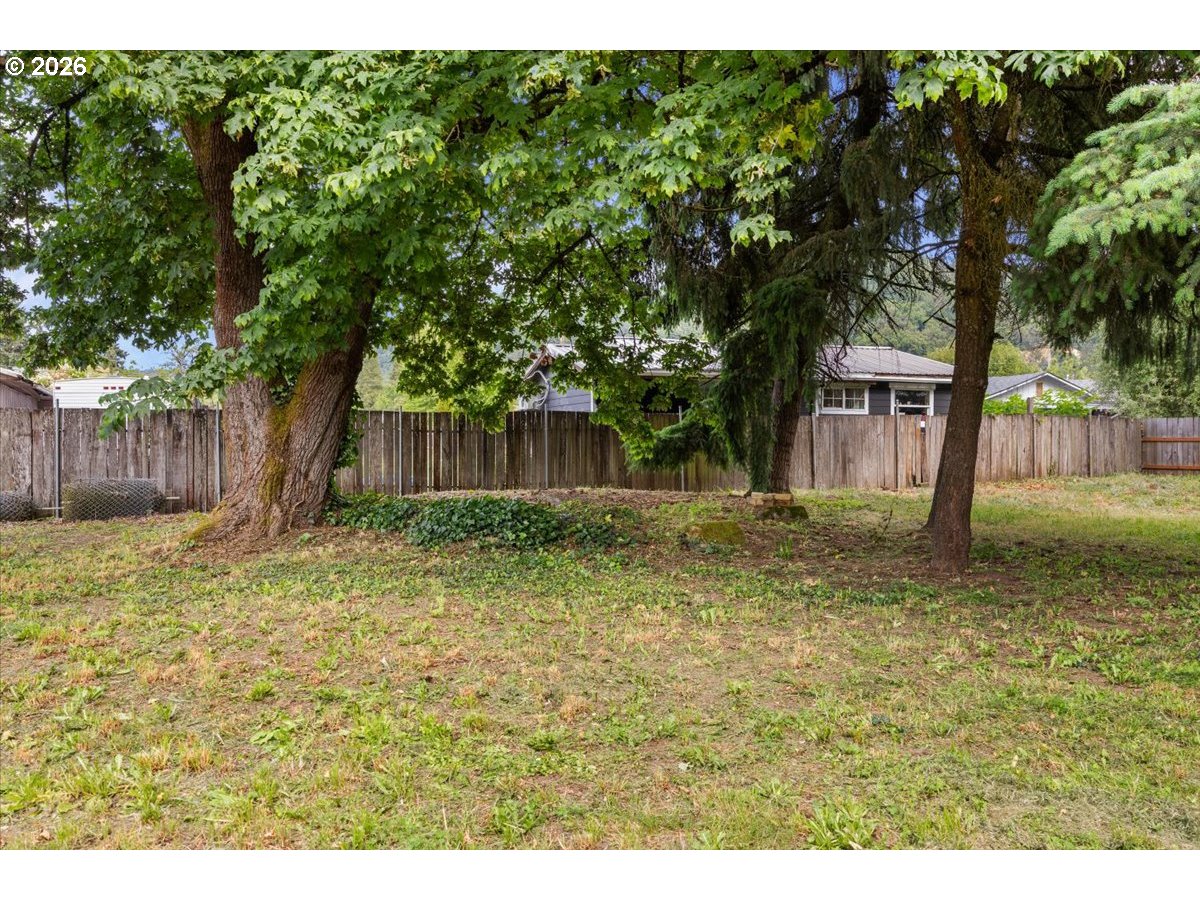 224 5th Street Dillard, OR 97496 - Photo 28 of 29