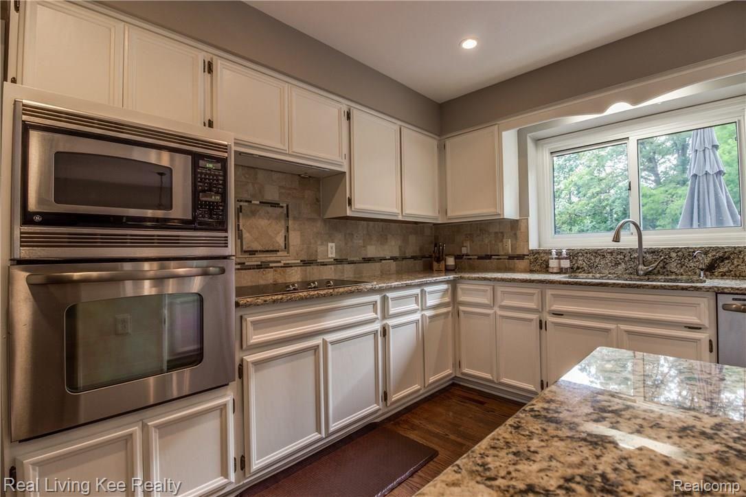 3767 Summit Ridge Drive Rochester, MI 48306 - Photo 15 of 66 12.jpg