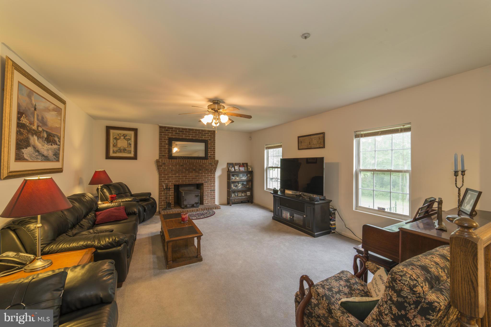 11516 Tippett Road Clinton, MD 20735 - Photo 12 of 30 Family Room