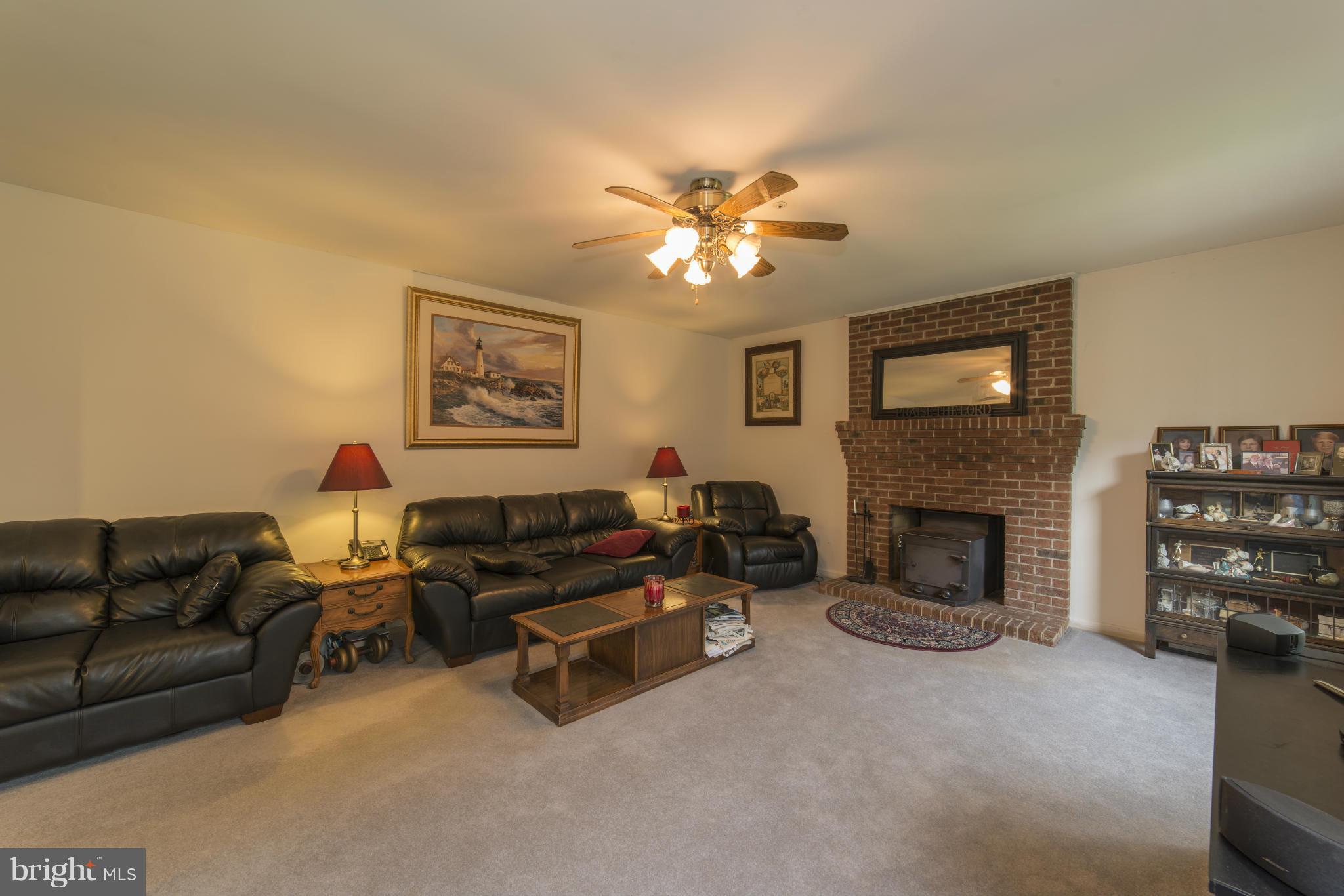 11516 Tippett Road Clinton, MD 20735 - Photo 13 of 30 Family Room