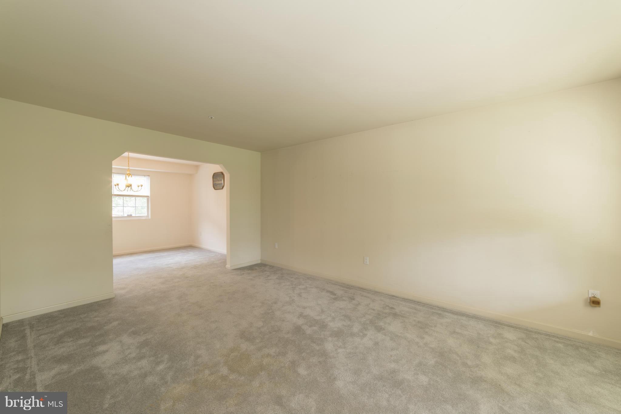 11516 Tippett Road Clinton, MD 20735 - Photo 16 of 30 Living Room
