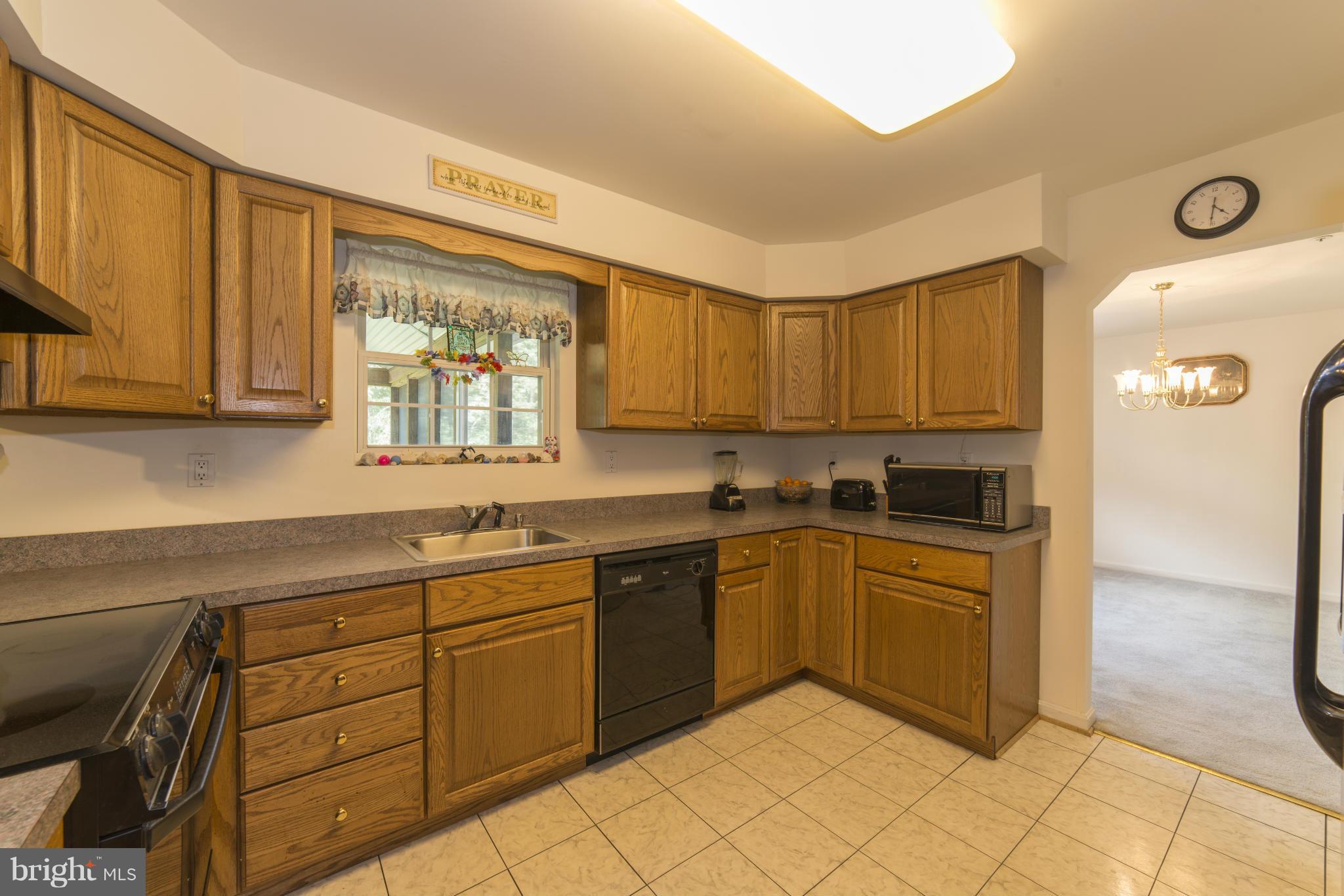 11516 Tippett Road Clinton, MD 20735 - Photo 6 of 30 Kitchen