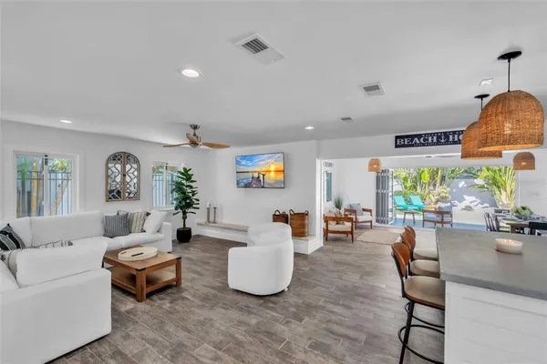 $2,200,000 | 155 Crescent Drive, Anna Maria, FL 34216
