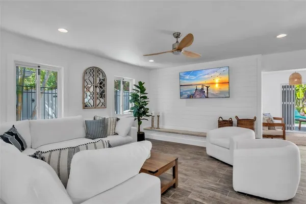 $2,200,000 | 155 Crescent Drive, Anna Maria, FL 34216