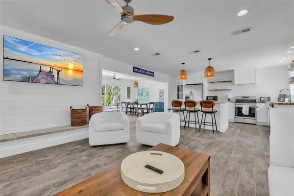 $2,200,000 | 155 Crescent Drive, Anna Maria, FL 34216