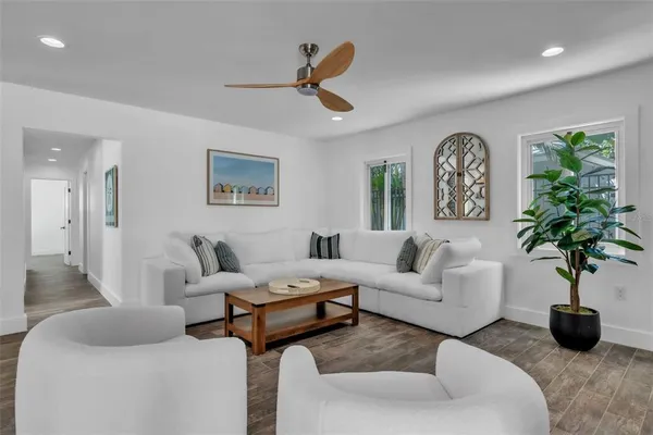 $2,200,000 | 155 Crescent Drive, Anna Maria, FL 34216