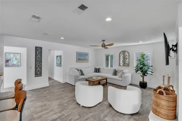 $2,200,000 | 155 Crescent Drive, Anna Maria, FL 34216