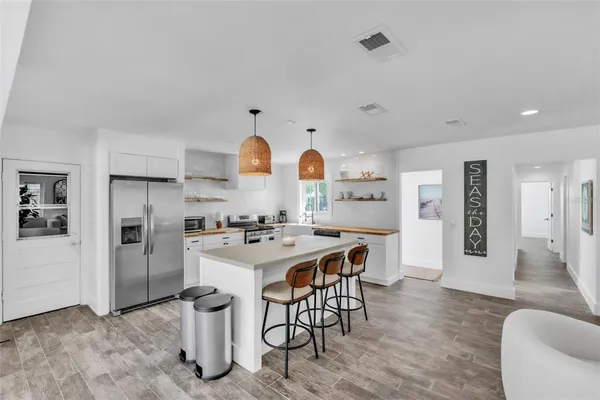 $2,200,000 | 155 Crescent Drive, Anna Maria, FL 34216