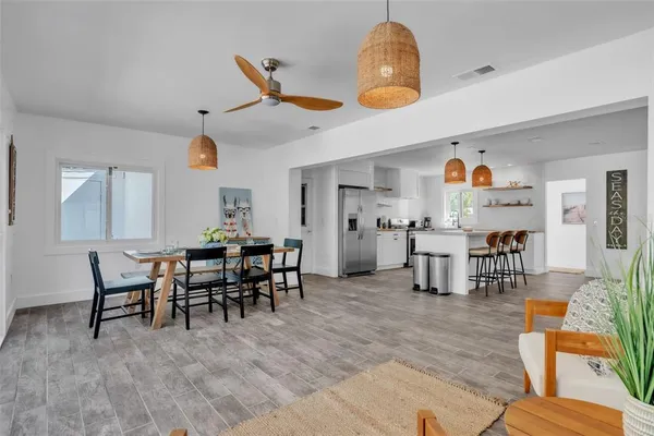 $2,200,000 | 155 Crescent Drive, Anna Maria, FL 34216