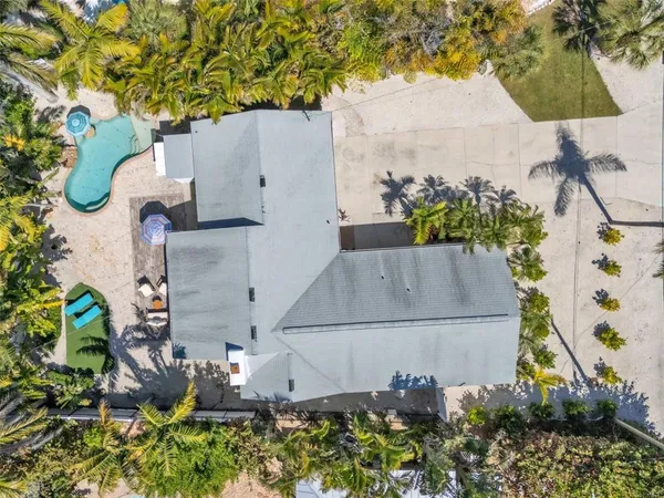 $2,200,000 | 155 Crescent Drive, Anna Maria, FL 34216