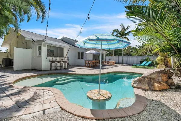 $2,200,000 | 155 Crescent Drive, Anna Maria, FL 34216