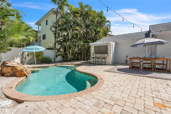 $2,200,000 | 155 Crescent Drive, Anna Maria, FL 34216