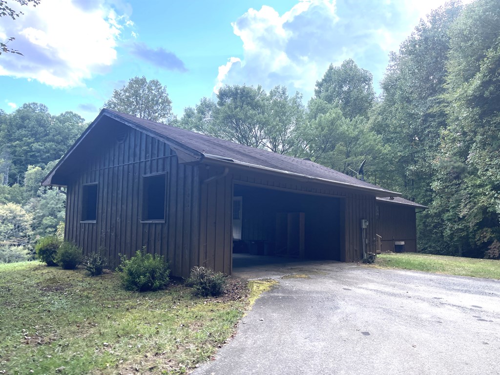 5125 Boiling Springs Road Murphy, NC 28906 - Photo 3 of 24