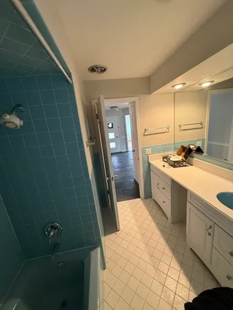 $4,500 | 3336 Overland Pass, Northbrook, IL 60062