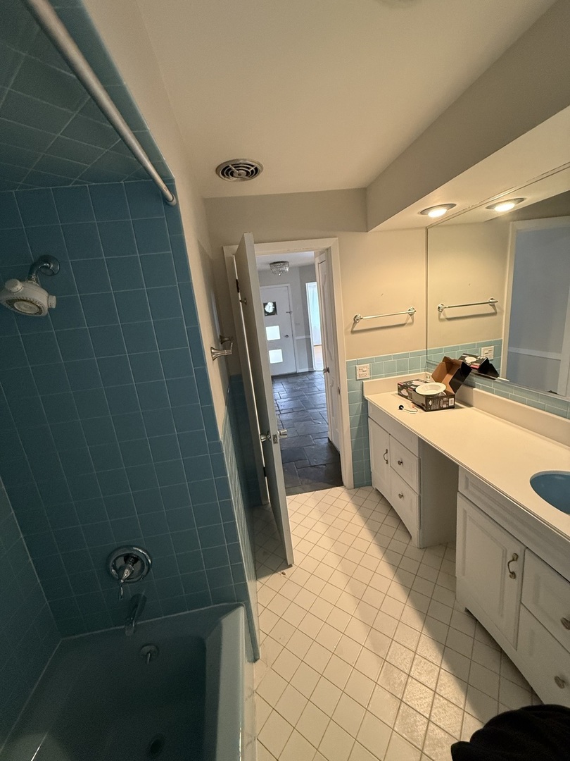 3336 Overland Pass Northbrook, IL 60062 - Photo 19 of 33