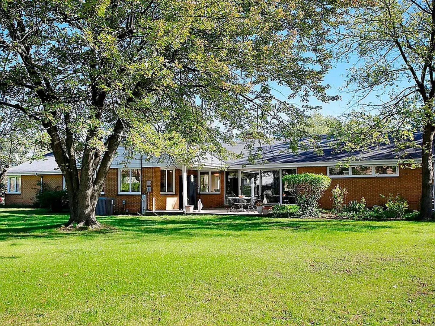 3336 Overland Pass Northbrook, IL 60062 - Photo 3 of 33