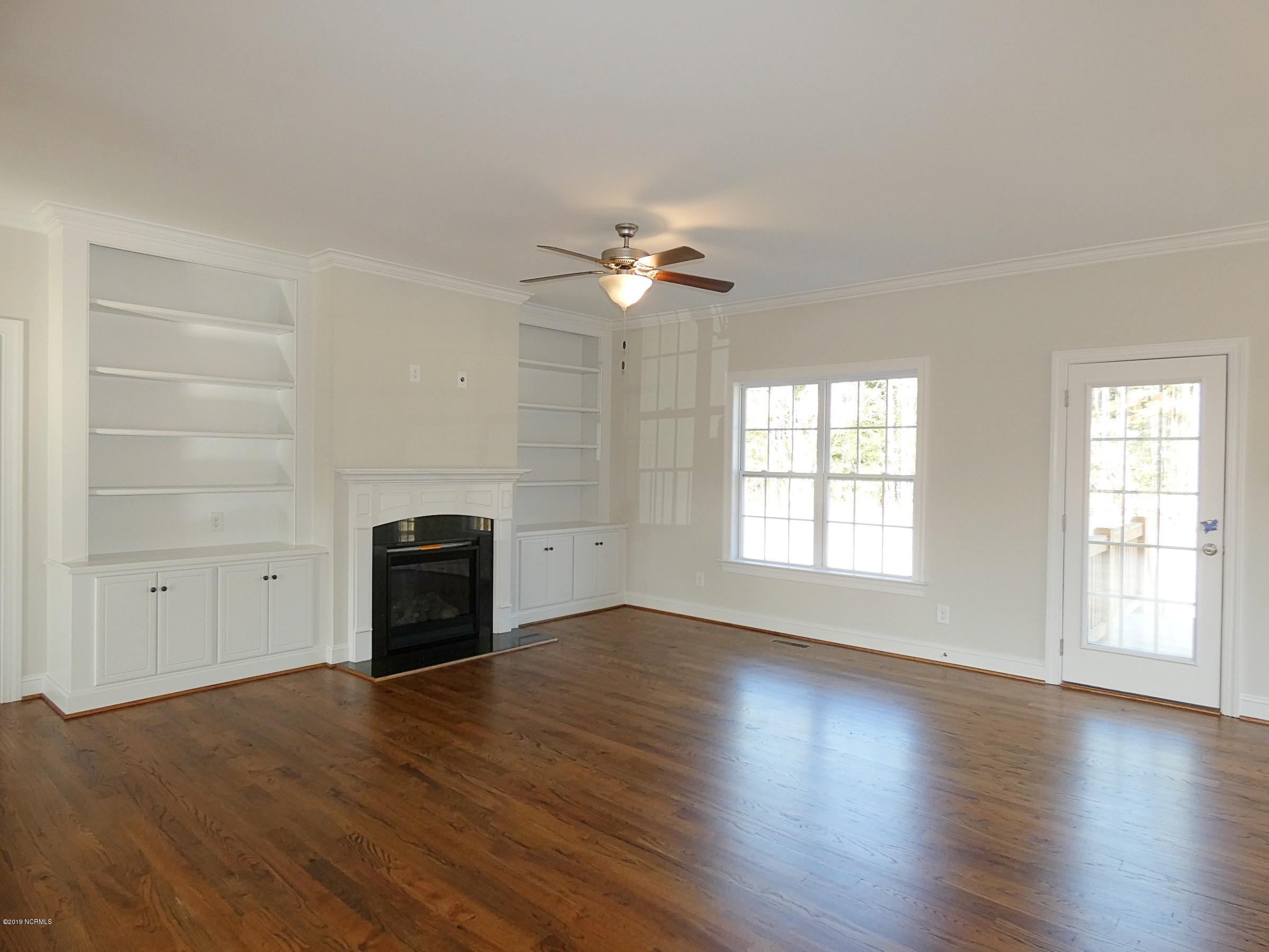 7004 Bitterroot Road Rocky Mount, NC 27803 - Photo 10 of 27 Great Room (2)
