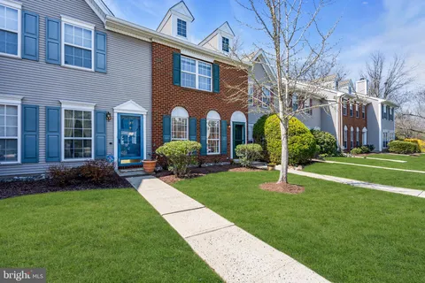 $319,000 | 189 Shrewsbury Court, Pennington, NJ 08534