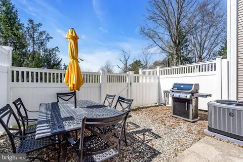$319,000 | 189 Shrewsbury Court, Pennington, NJ 08534