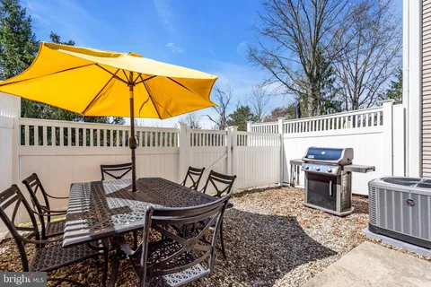 $319,000 | 189 Shrewsbury Court, Pennington, NJ 08534