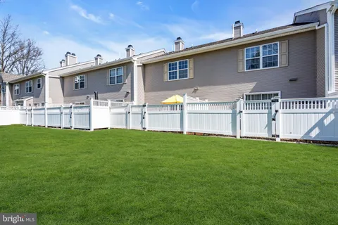 $319,000 | 189 Shrewsbury Court, Pennington, NJ 08534