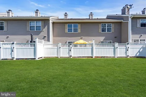 $319,000 | 189 Shrewsbury Court, Pennington, NJ 08534