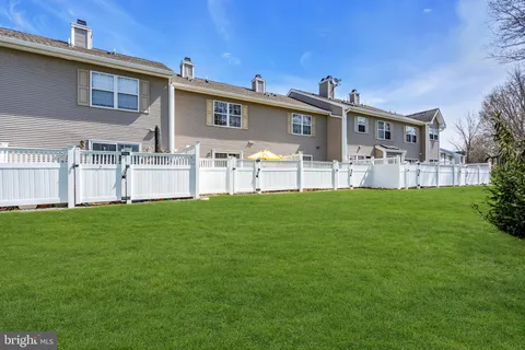 $319,000 | 189 Shrewsbury Court, Pennington, NJ 08534