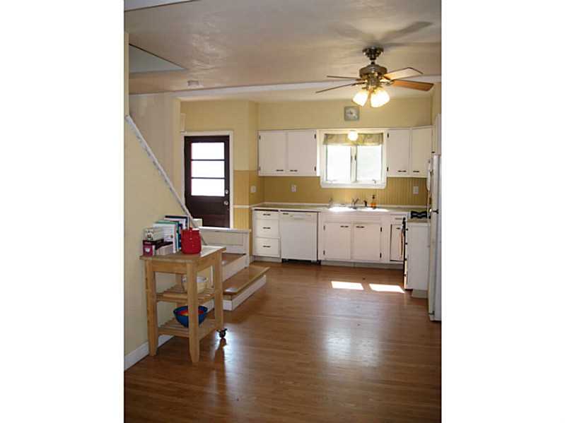 134 Lyndon Road Cranston, RI 02905 - Photo 9 of 25 Kitchen.