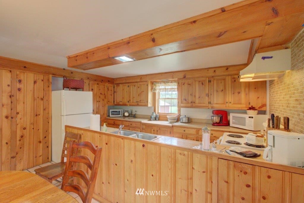 1401 West Beeville Loop Road Matlock, WA 98560 - Photo 2 of 24 Gallery Image 2
