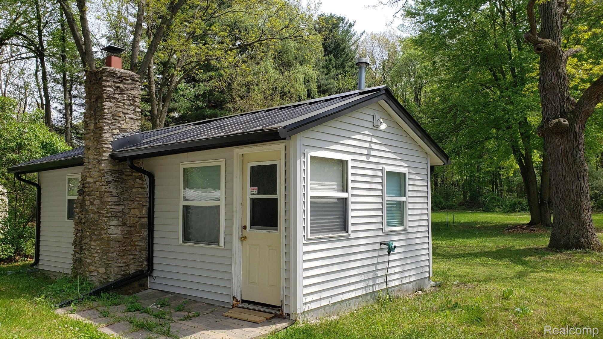 8477 Mt Hope Road Grass Lake, MI 49240 - Photo 25 of 44 Guest House located at back of Property