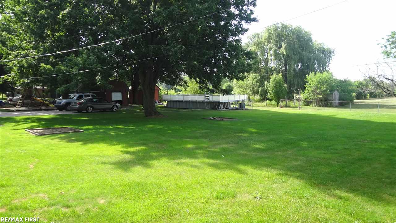 18314 Gilmore Road Armada, MI 48005 - Photo 5 of 47 31296493-4.JPG