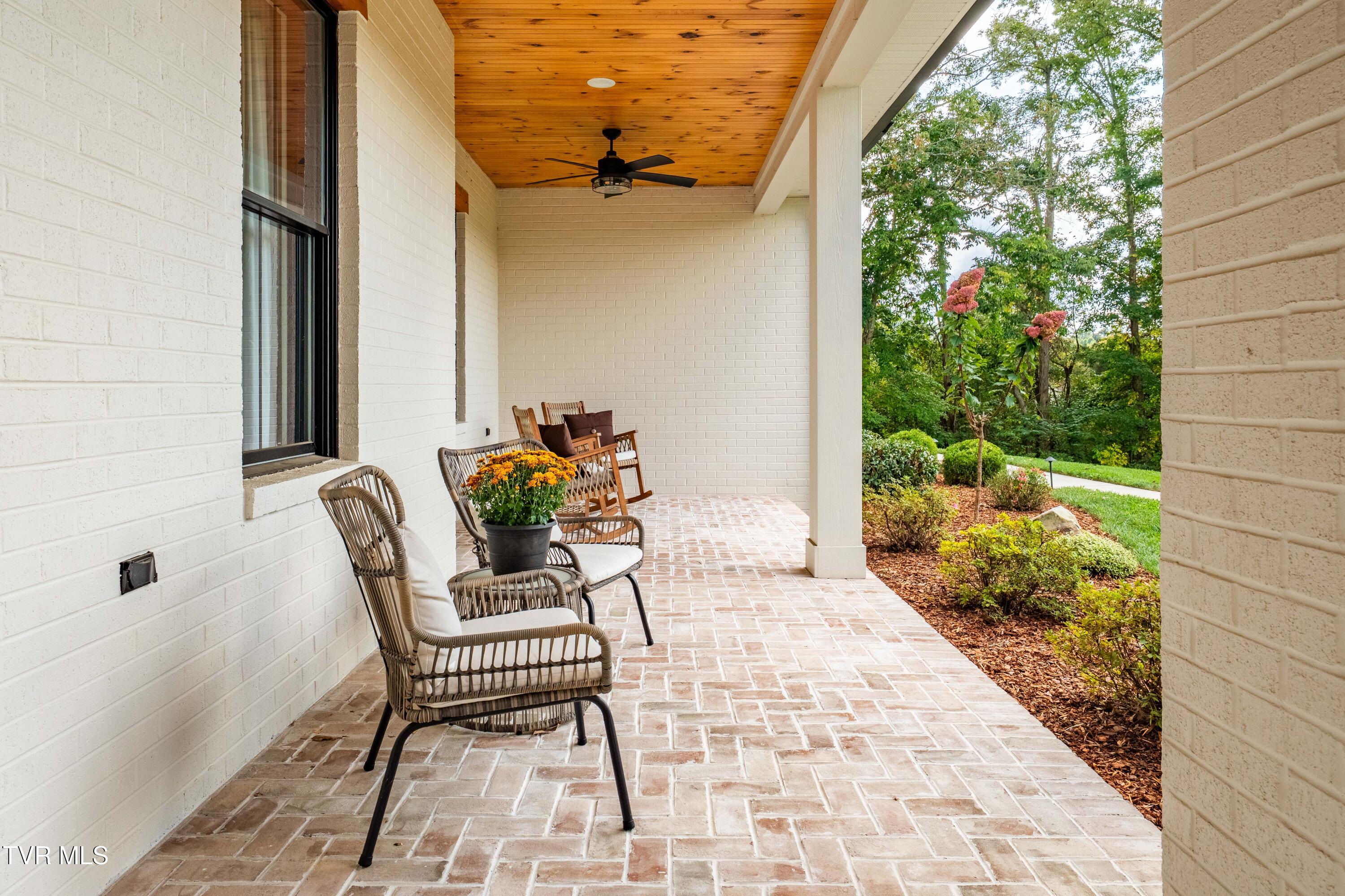 2333 Rock Springs Road Kingsport, TN 37664 - Photo 15 of 165 2333 Rock Springs Road (47 of 169)