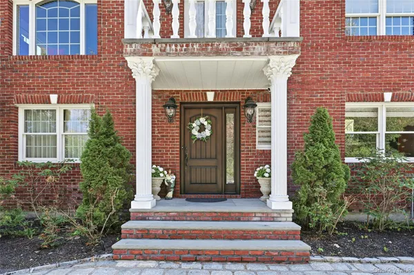 $1,688,000 | 1 Kissam Lane, Glen Head, NY 11545