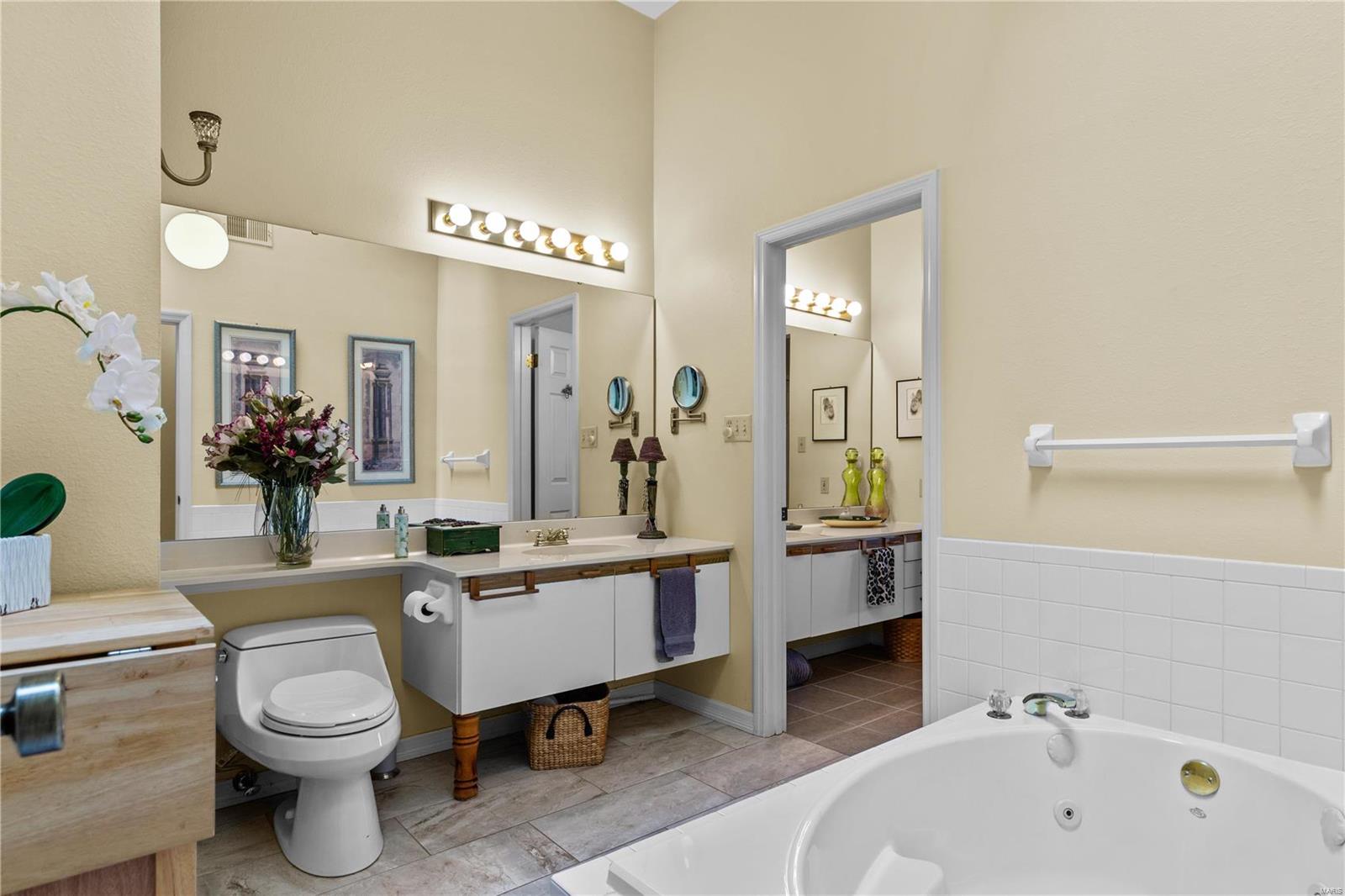 1858 Ridgeview Cir Drive Ballwin, MO 63021 - Photo 16 of 27 Gallery Image 16