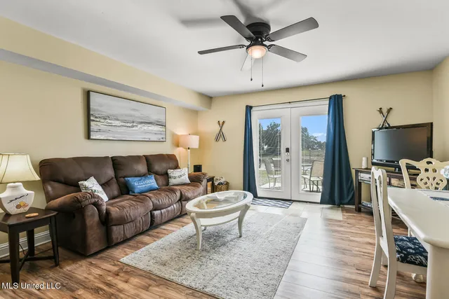 $2,295 | 1664 Beach Boulevard, Unit B65, Biloxi, MS 39531