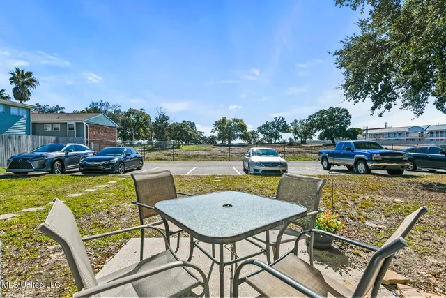 $2,295 | 1664 Beach Boulevard, Unit B65, Biloxi, MS 39531