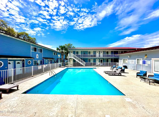 $2,295 | 1664 Beach Boulevard, Unit B65, Biloxi, MS 39531