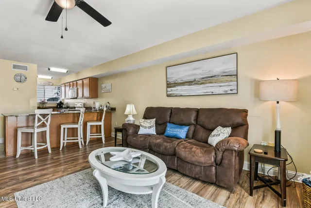 $2,295 | 1664 Beach Boulevard, Unit B65, Biloxi, MS 39531