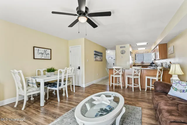 $2,295 | 1664 Beach Boulevard, Unit B65, Biloxi, MS 39531