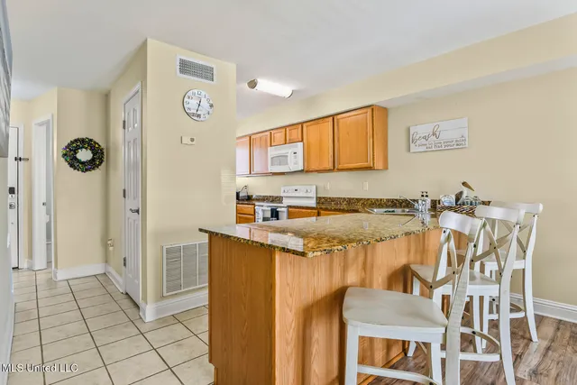 $2,295 | 1664 Beach Boulevard, Unit B65, Biloxi, MS 39531