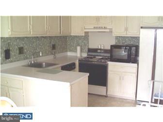 424 Mark Place Philadelphia, PA 19115 - Photo 5 of 9 Kitchen