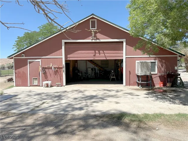 $799,900 | 2025 Whipple Avenue, Logandale, NV 89021