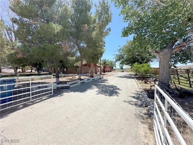 $799,900 | 2025 Whipple Avenue, Logandale, NV 89021
