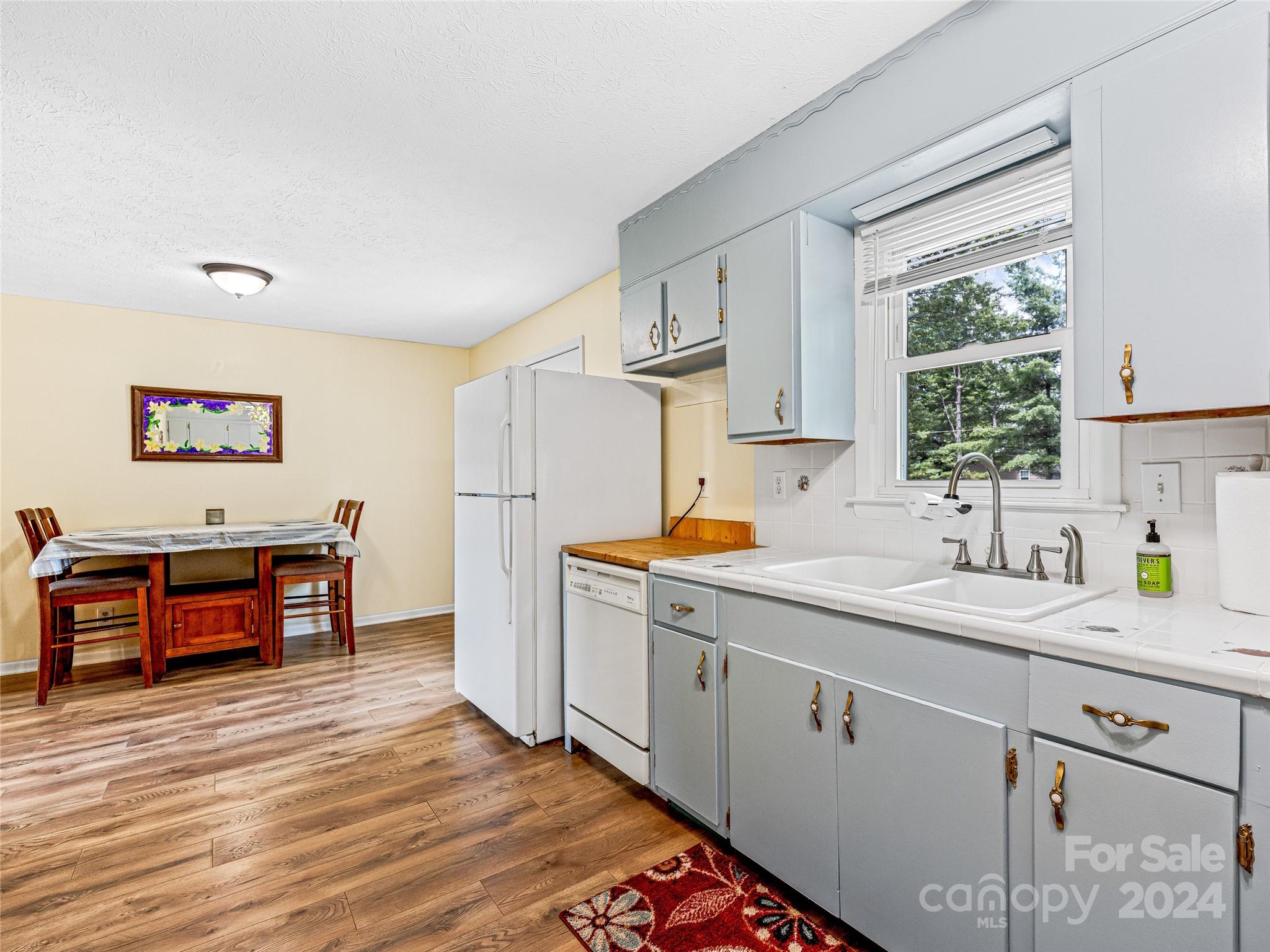 5121 Howard Gap Road Flat Rock, NC 28731 - Photo 4 of 17 Gallery Image 4